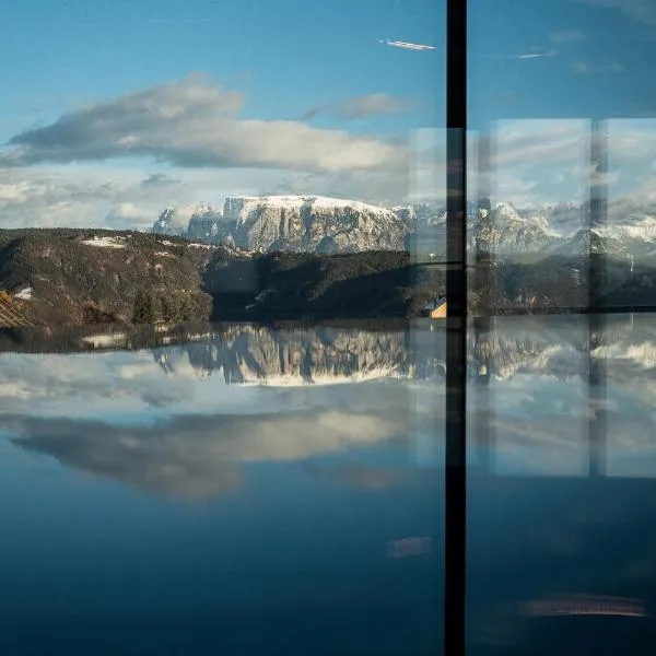 Luis & die Buabm - Gasthof Jenesien, hotel en San Genesio Atesino