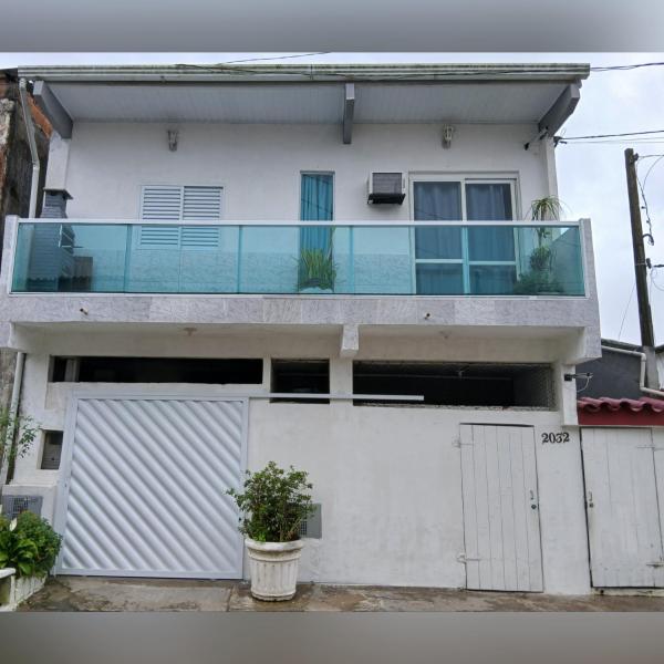 Casa próxima da praia da enseada