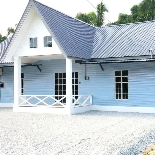 Amyza Homestay 3Bilik, hotel i Semerah