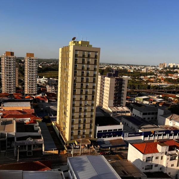 Apto Moderno no Centro - Completo e Confortável - Foto 2