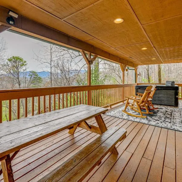 Mtn-View Bryson City Cabin: 1 Mi to Deep Creek! – hotel w mieście Bryson City