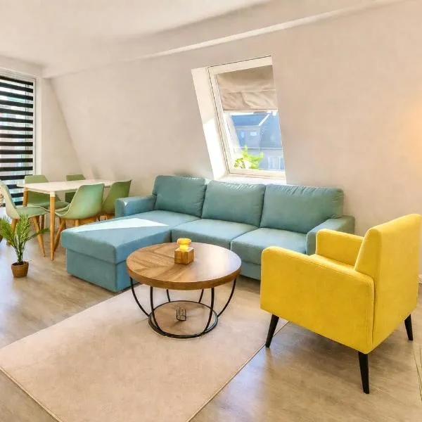 Neubau Stadtwohnung mit Balkon in Siegen Parkplatz WLAN Autobahn, viešbutis mieste Zygenas