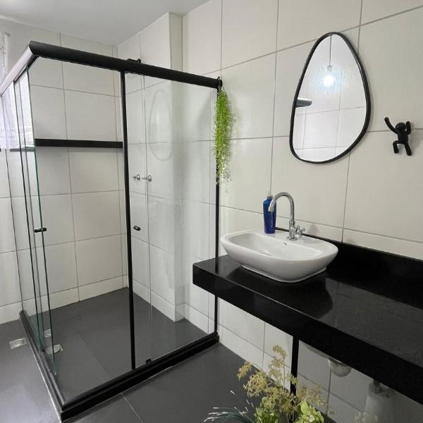 Apt grande ao lado da praia e com piscina - Foto 3