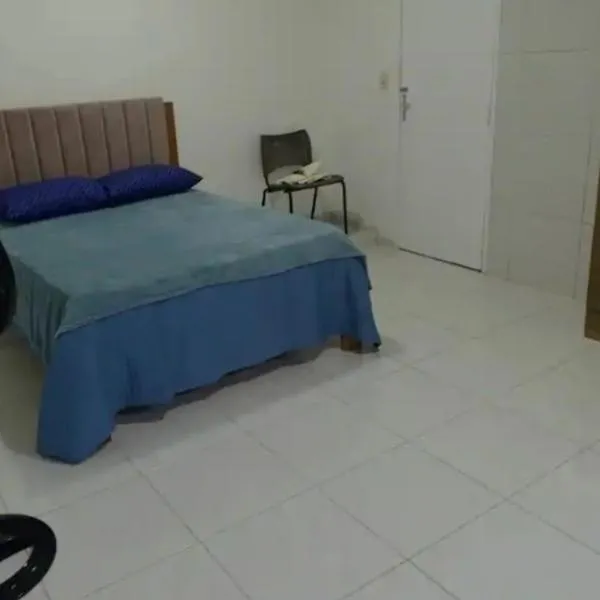Morada Nova में, होटल Suíte com ar condicionado e garagem