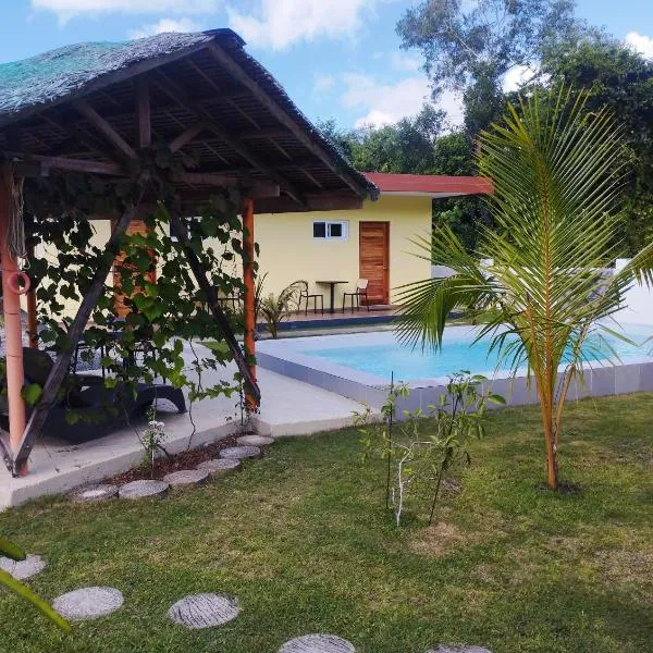 Dom's Oase, hótel í Bolod