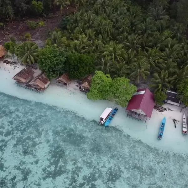 Coco Huts Guest House, hotel v destinaci Waisai