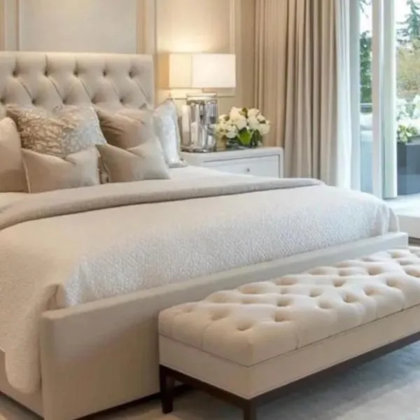 Hummingbird Haven Bed & Breakfast Luxury Suite With Terrace & Seasonal Lake Views Located in Historic Old Town Niagara-On-The-Lake, hotel di Niagara on the Lake