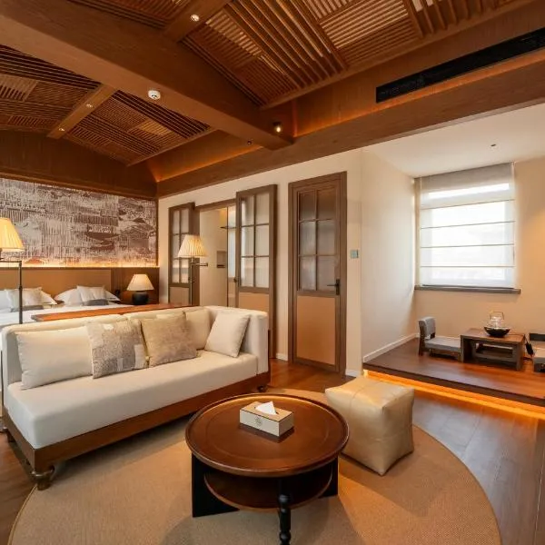 Liao Liao Xin Yuan Boutique Hotel at the First Pass of Great Wall, Hotel in Shanhaiguan