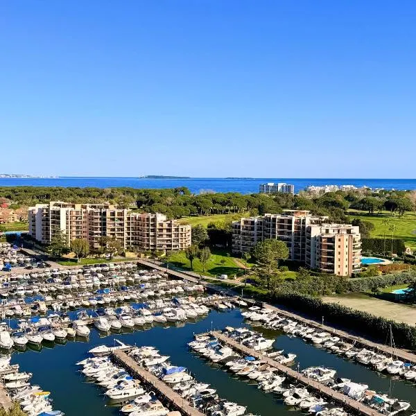 Marina Suites Résidence & Services, Hotel in Mandelieu-la-Napoule