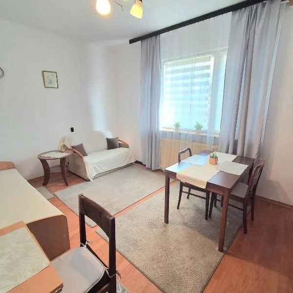 ,,Arts Home,, ,ZAPRASZAM możliwość bezpłatnego parkowania,blisko las,przyroda, centrum kardiologii,centrum zdrowia dziecka,centrum szkoleniowe,trasa na Lublin,Ukrainę,mieszkanie przestronne,czyste,spokojna okolica,blisko Aldi,Lidl,Żabka,Rossmann,pkp, ztm โรงแรมในวอร์ซอ