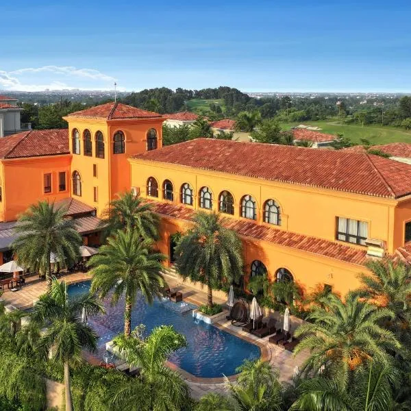 Wyndham Sky Lake Resort and Villas, ξενοδοχείο στο Ανόι