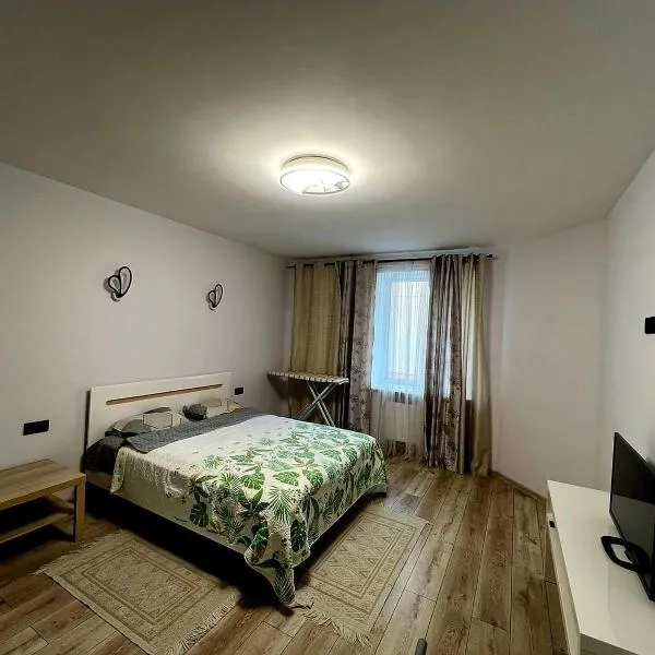 Апартаменти біля АС-1 Зацепи, hotel sa Lutsk