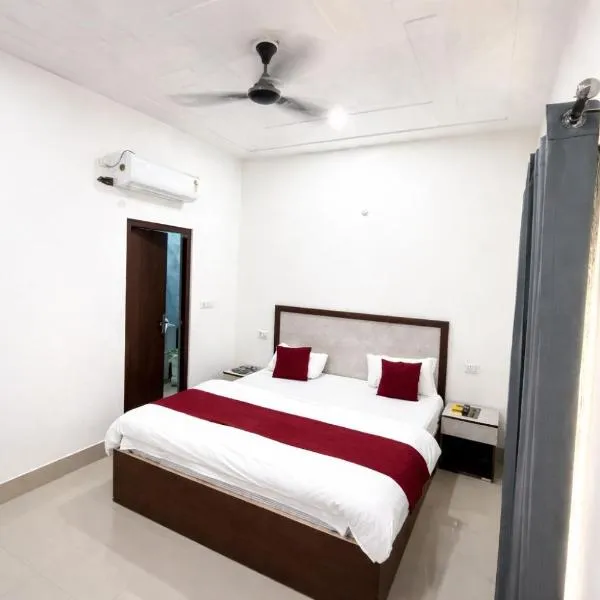 Shiva Stay Inn - Near Banke Bihari Temple & Prem Mandir, hotel din Vrindavan