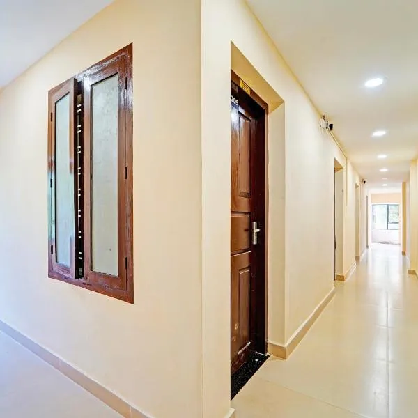 Super Hotel O Omalloor Temple Formerly MTS Lodge: Pathanāmthitta şehrinde bir otel