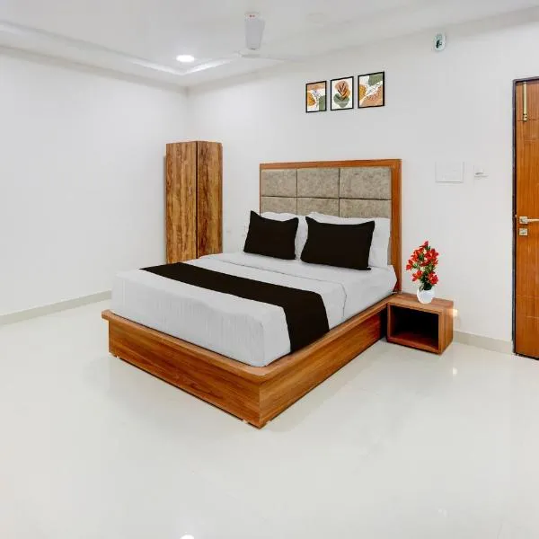 Super Townhouse Oak Public Garden Hanamkonda Formerly Vishnu Grand, hotel sa Warangal