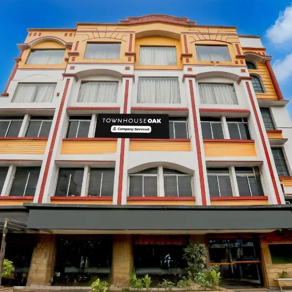 Super Townhouse Oak Dhanbad Near SSLNT College Formerly Kapson, hôtel à Dhanbād