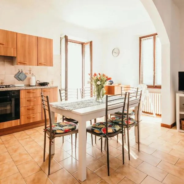 Appartamento Ortensia - Meina, hotel en Meina