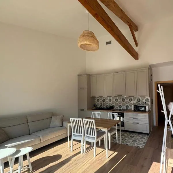 Esprit Lubéron, L'Olivier, logement entier, khách sạn ở Le Thor