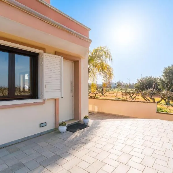 Intera villa ad uso esclusivo con 2 bagni 4 camere da letto,garage,giardino,area fitness,lavatrice,wifi, hotel a Tuglie