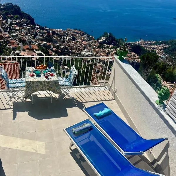 Casa Damico, готель у місті Кастельмола