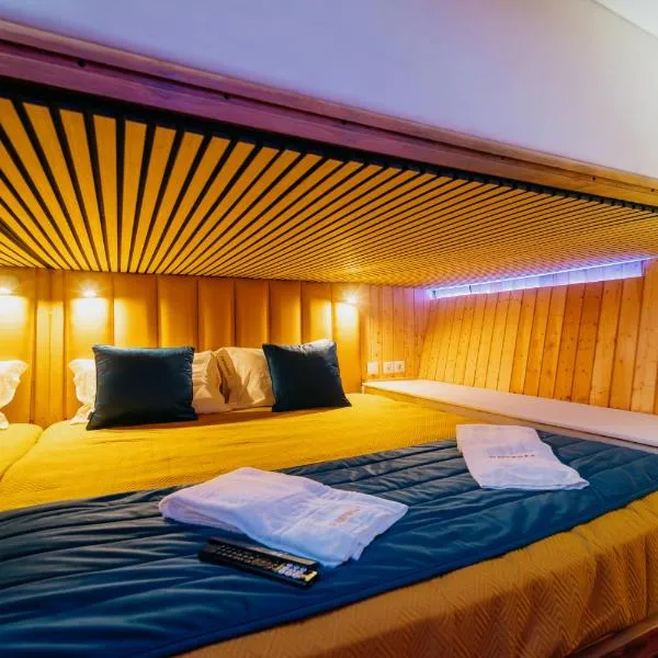 SLEEPBOAT Golden Life Yacth Oporto in Douro, hotel no Porto