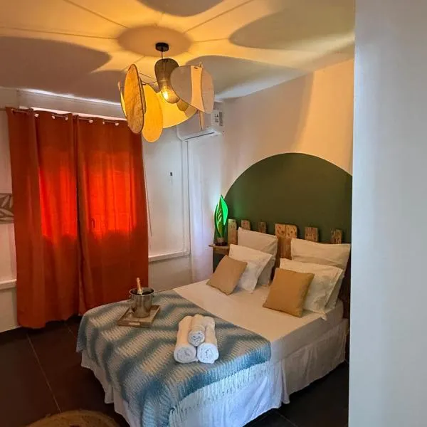 Kaz'Baduel piscine, terrasse et jacuzzi privatif, wifi et climatisation, hotel a Caiena