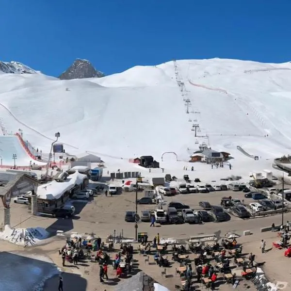 Tignes RPDP vue panoramique au soleil 2, hotel in Tignes