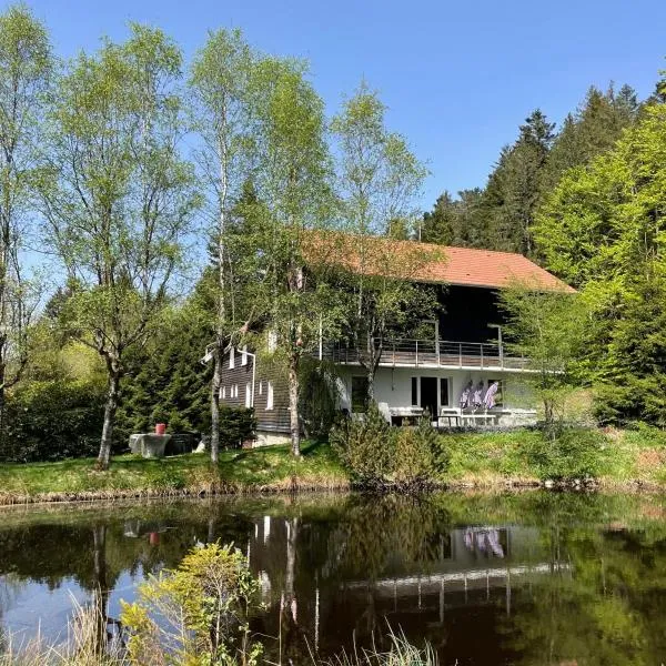 Le CHALET، فندق في جوراردُميه