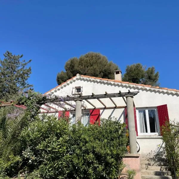 La petite maison près de la mer, avec jardin , parking et clim, hôtel à La Ciotat