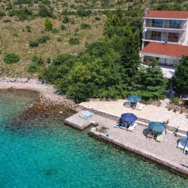Apartmani Ribarica****, hotel en Karlobag