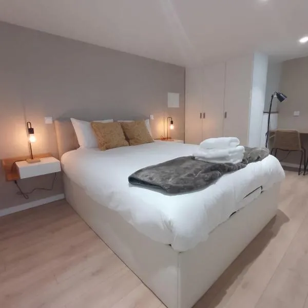 Aveiro White 105, хотел в Авиеро