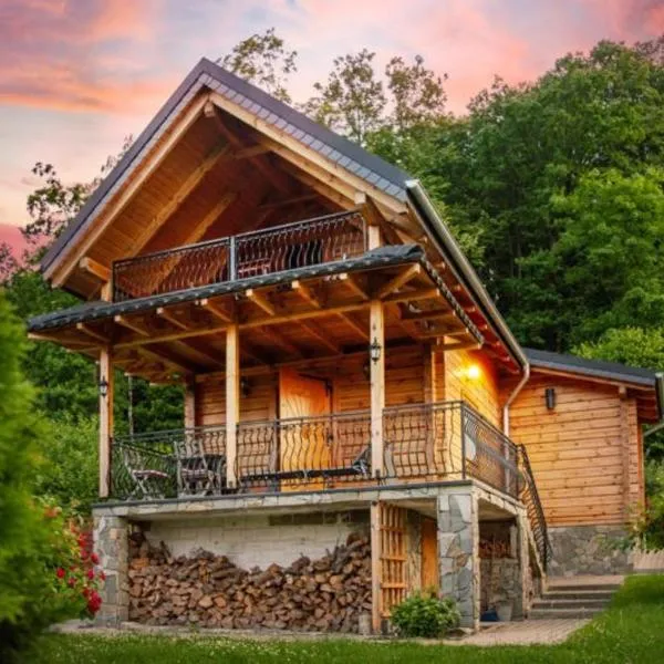 Dom z bali Pod Lasem - ECO, hotell i Jarnołtówek