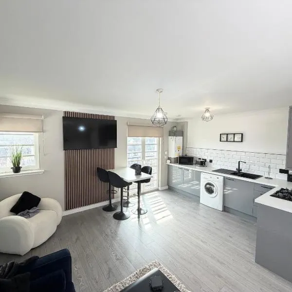 Bathgate Penthouse near Edinburgh, hotel in Bathgate