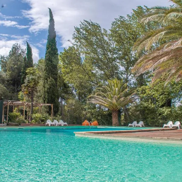 Camping la Peiriere - Chalet & Mobile-home, Hotel in Tuchan