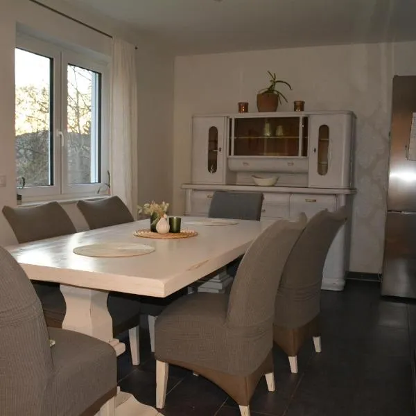 Ferienwohnung am Rheinsteig in Koblenz, hotel v destinácii Koblenz