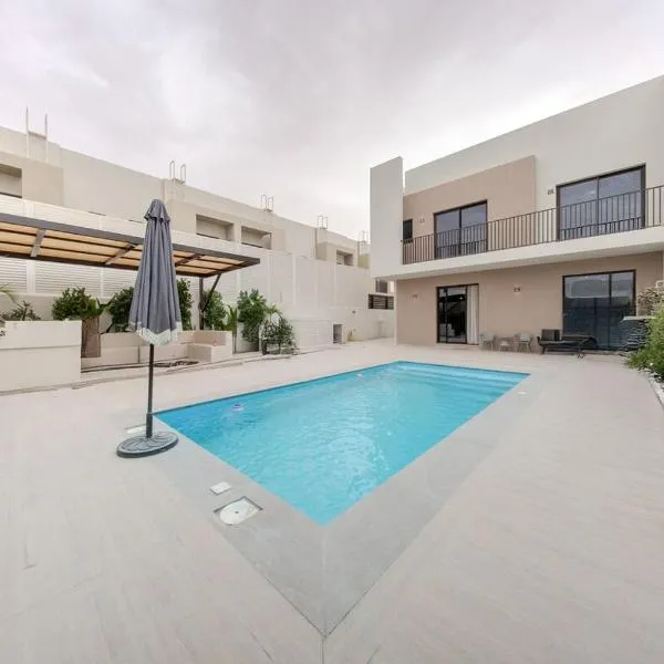 5BR Private Pool Villa in Sharjah - BBQ Area - Nasma、シャルジャのホテル