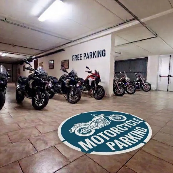 Hotel Montegrino Lakeview, hotel em Montegrino Valtravaglia