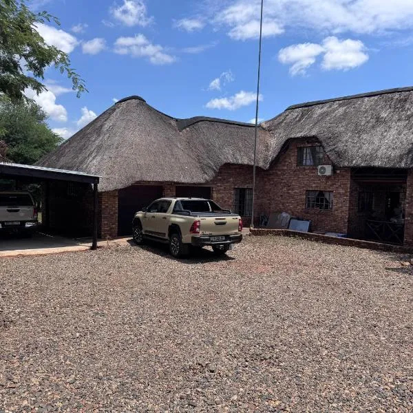 Indlovu Inn, hotel i Marloth Park