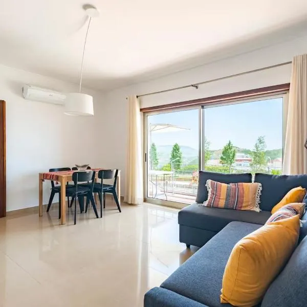 My Home in Sesimbra - Your Home Near the Beach with the Best Castle View! – hotel w mieście Sesimbra
