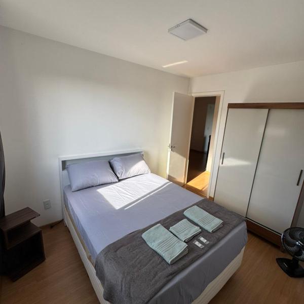 Apartamento moderno, completo e ótima localização - Foto 2