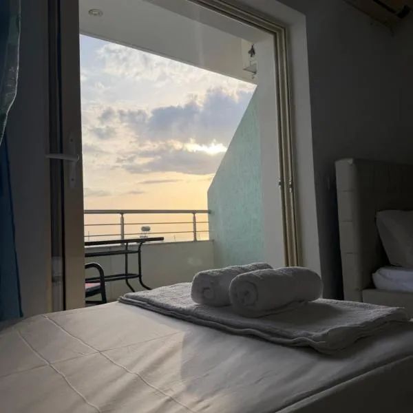 Dhermi Light Rooms – hotel w mieście Dhërmi