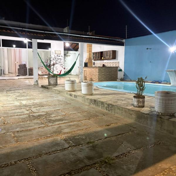 Casa 3km da praia com piscina, 3 quartos, 2 km das praia do Aracagir