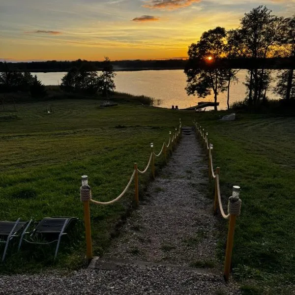 Jaunas Ilgas, hotel i Medumi
