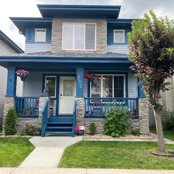 Blue Kuti B&B, Hotel in Edmonton