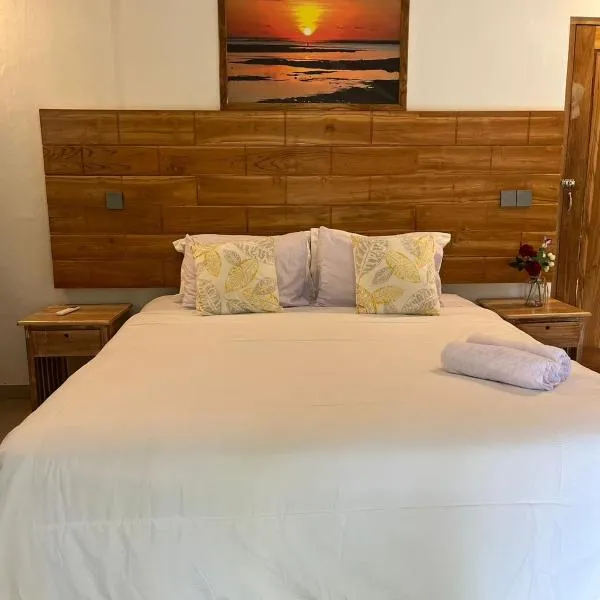 Sunset Rote Bungalows, отель в Нембрале