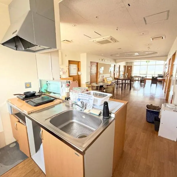 ハイ沖縄金武店トイレお風呂共用 プレオープン中駐車場有 ペット同伴可能長期滞在可能2025年10月より車貸し出しサービス有希望であればお申し付けください, hotel din Kin