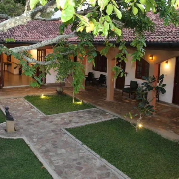 Villa AyuSri, hotel in Ambalangoda