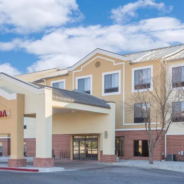 Ramada by Wyndham Denver International Airport โรงแรมในเดนเวอร์