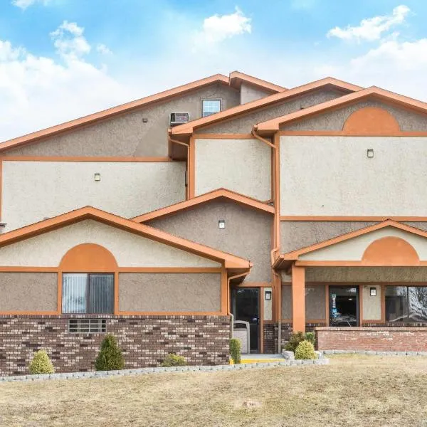 Super 8 by Wyndham Bedford, מלון בבדפורד