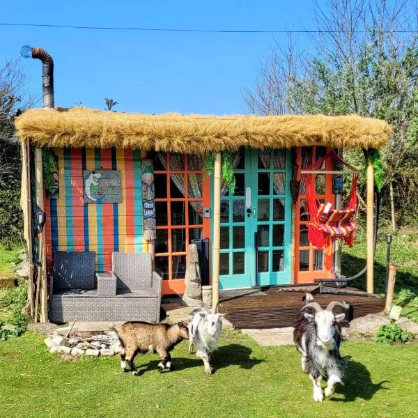 Treguth Glamping Unique Experience - Themed Huts, hotel a Saint Day